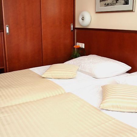 Hotel Hum Laško Exteriör bild